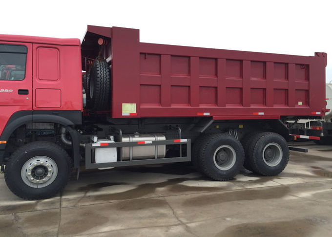 Ruedas 371HP LHD 10 - 25 CBM 30 del camión volquete 10 de HOWO - 40tons para la minería