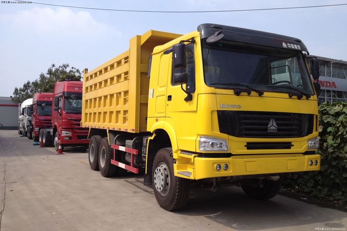 Color amarillo resistente de Sinotruk Howo7 del neumático del camión volquete 20M3 6x4 del euro II 10