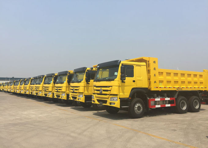 Tipper Dump Sino Howo Trucks 6X4 10-25 CBM para el transporte del material de construcción