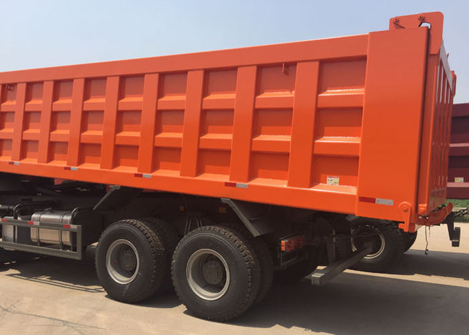 Ruedas LHD 31tons 20-30CBM ZZ3317N3867W del camión volquete SINOTRUK HOWO 371HP 12