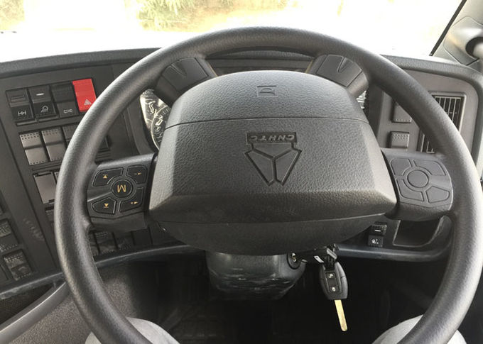 Cabeza del camión del tractor del remolque de SINOTRUK HOWO semi con el aire acondicionado 60-70 toneladas