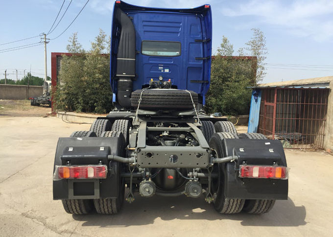 Cabeza del camión del tractor del remolque de SINOTRUK HOWO semi con el aire acondicionado 60-70 toneladas