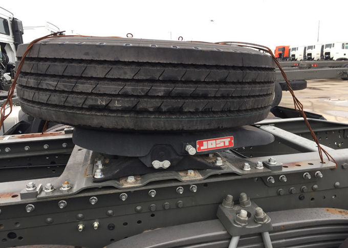 Taxi dos del tejado de las ruedas HW 79 del camión LHD 10 del tractor remolque de Howo el alto atraca 102 kilómetros por hora