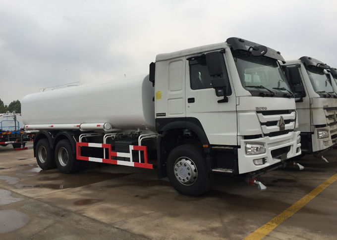 Agua del camión del tanque de agua 20CBM SINOTRUK HOWO LHD 6X4 que asperja el camión del tanque ISO