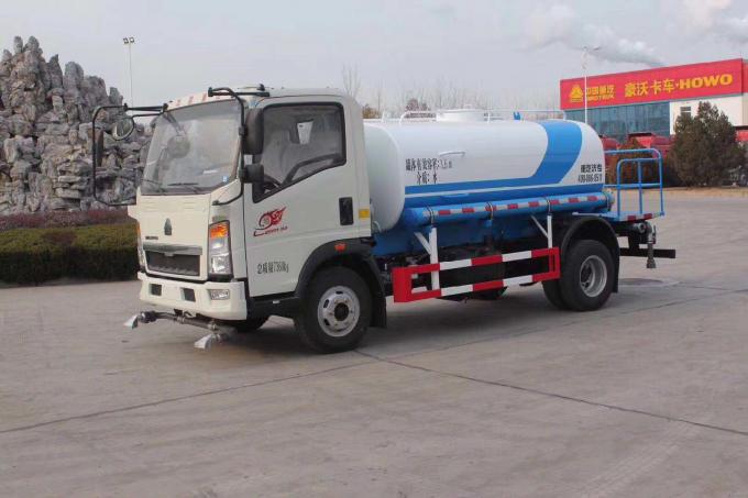 Camión del agua de Sinotruk 4X4 5-10ton 5-10cbm