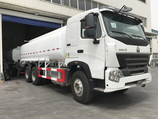 Camión resistente del buque de petróleo de RHD para opcional multicolor del transporte