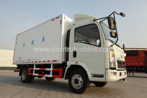 camión durable de poca potencia 4x2 de la caja del congelador 10T para el transporte de la carne y de la leche
