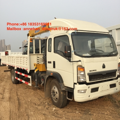 la grúa del soporte del camión 5T de Sinotruk Howo con la grúa 4x2 6 de Xcmg rueda con la caja del cargo 10T