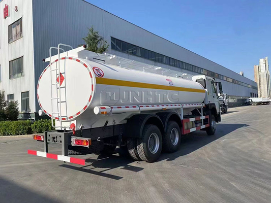 conducción del camión de petrolero de 6x4 20000L Sinotruk Howo 371hp LHD