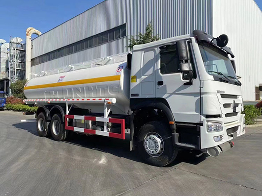 conducción del camión de petrolero de 6x4 20000L Sinotruk Howo 371hp LHD