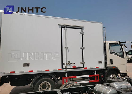 SINOTRUCK Howo 4x2 refrigeró los camiones para la carne 266hp