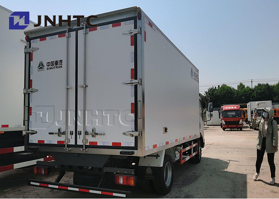 SINOTRUCK Howo 4x2 refrigeró los camiones para la carne 266hp