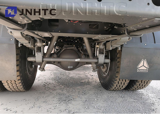 SINOTRUCK Howo 4x2 refrigeró los camiones para la carne 266hp
