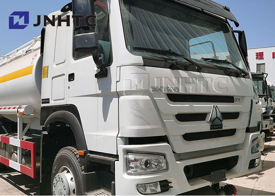 Camión 6x4 20000l del depósito de gasolina de Sinotruk Howo 25000 litros