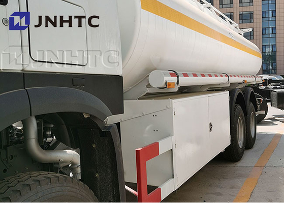 Camión 6x4 20000l del depósito de gasolina de Sinotruk Howo 25000 litros