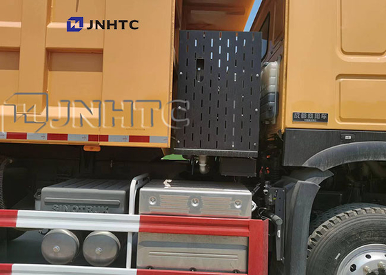 Camioneta pickup Sinotruk Howo 371hp 300L del quitanieves del barrendero de camino