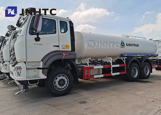 Agua de Sinotruk Hohan 1000l que asperja el rodillo impulsor del camión 4X2