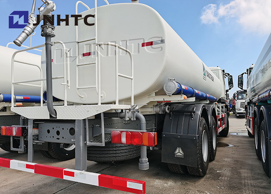 Agua de Sinotruk Hohan 1000l que asperja el rodillo impulsor del camión 4X2