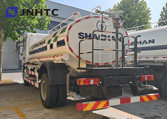 La regadera de Shacman L3000 acarrea 6x4 volumen de 8000 litros