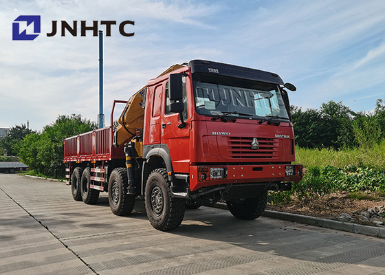 Sinotruck Howo 8x8 todo el camión del cargo de la impulsión de la rueda con las grúas de 30t 13t