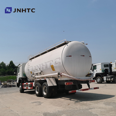 SINOTRUCK HOWO Camión volquete Varios materiales en polvo