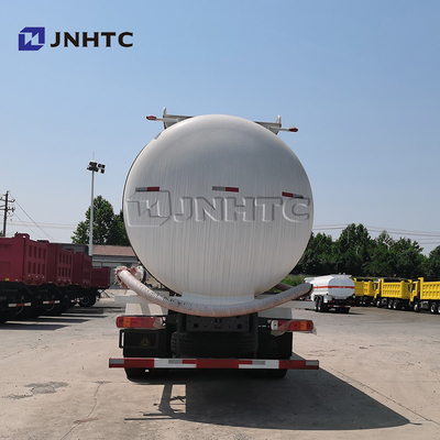 SINOTRUCK HOWO Camión volquete Varios materiales en polvo