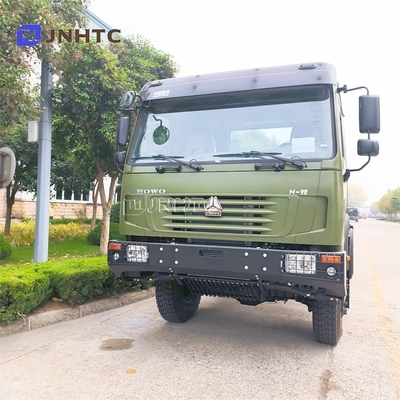 Sinotruk 8x8 con tracción en todas las ruedas Camión de carga pesada Camión de combustible diesel