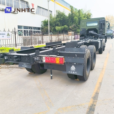 Sinotruk 8x8 con tracción en todas las ruedas Camión de carga pesada Camión de combustible diesel