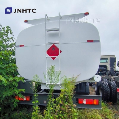 Camión de petrolero diesel de la entrega del combustible de SINOTRUK HOHAN 6X4 en venta