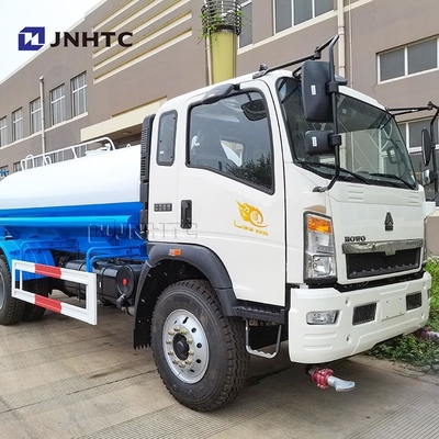 El tanque de 5000L Sinotruk Howo Camión de tanque de agua ligero 6 ruedas 5 Cbms