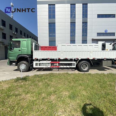 ODM HOWO Camión de carga con cercas 4X2 300HP Camión de carga de 6 ruedas
