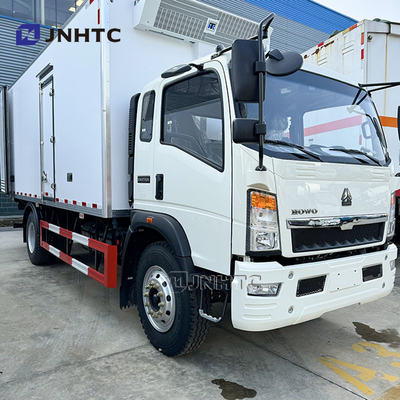 Nuevo camión frigorífico Lihgt Sinotruck 4X2 5 toneladas para la refrigeración de alimentos Entrega bajo precio