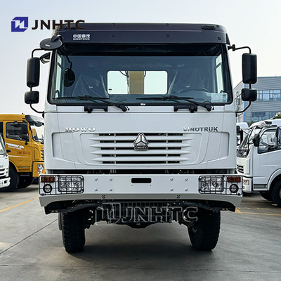 SINOTRUK HOWO camión de carga diésel 4x4 6 ruedas chasis con grúa precio bajo