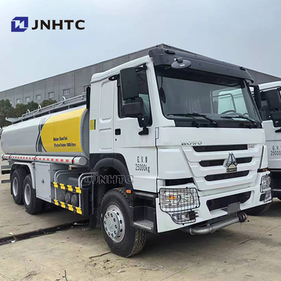 Sinotruk Howo camión cisterna de aceite 6x4 340hp Capacidad 12 ruedas camión cisterna de combustible para la venta