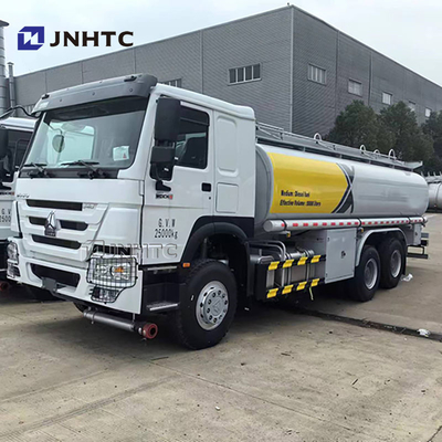 Sinotruk Howo camión cisterna de aceite 6x4 340hp Capacidad 12 ruedas camión cisterna de combustible para la venta