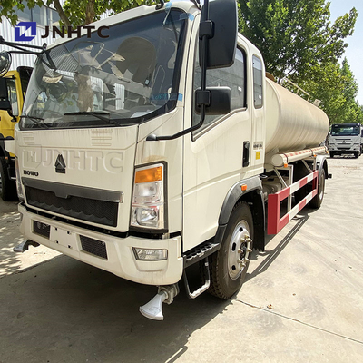 China Howo Tanque camión de agua 4x2 camiones de agua ligera 10cbm camión de rociador de agua