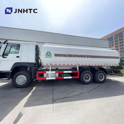 Nuevo camión tanque de petróleo Howo 6x4 400hp Capacidad 12 ruedas camión tanque de combustible para la venta