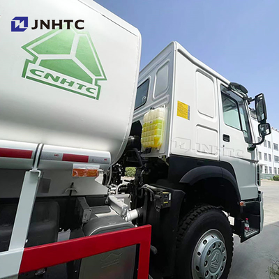 Nuevo camión tanque de petróleo Howo 6x4 400hp Capacidad 12 ruedas camión tanque de combustible para la venta