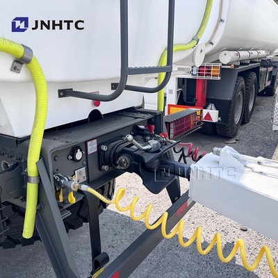 Nuevo camión cisterna de aceite Howo 6x4 380hp capacidad 10 ruedas 20000 litros camión cisterna de combustible para la venta