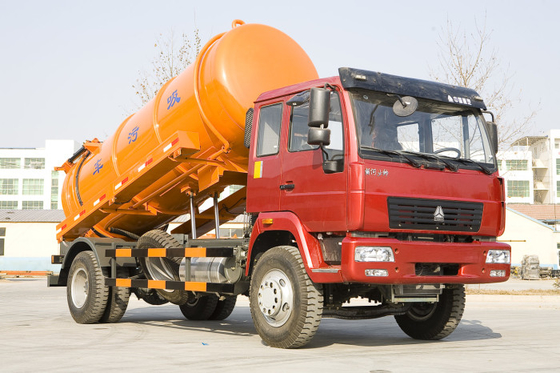 Camión de la limpieza del tanque séptico de la bomba de vacío de Sinotruk Howo7 16CBM que recoge el barro de aguas residuales