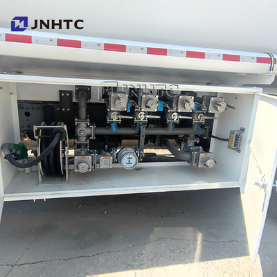 Precio de fábrica Sino Howo 6x4 8x4 20 Cbm Tanque de combustible de petróleo Camión de transporte Camión cisterna de combustible para la venta