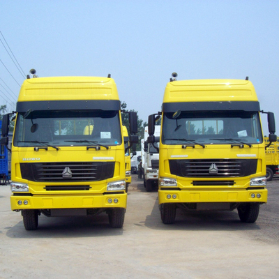 Camión amarillo del cargo del policía motorizado del color 6x4 10 del modelo de Sinotruk Howo7 para 40-50T