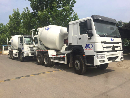 Camión blanco del mezclador concreto de Sinotruk Howo7 8M3 10M3 con la ARCA Pto y la bomba