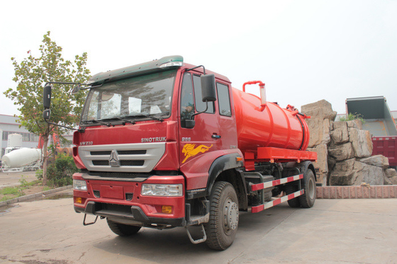 El camión 266 HP de la succión de las aguas residuales de Sinotruk SWZ 4×2 que carga 16 toneladas 6 rueda