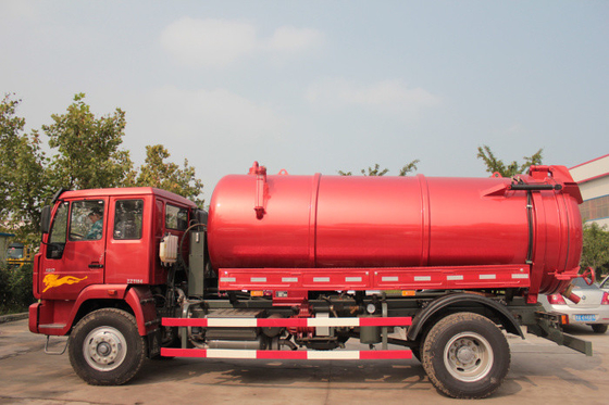 Camión rojo del retiro de la alcantarilla 4×2/camiones sépticos del vacío con el tanque M3 del volumen 10 \