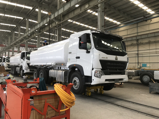 Camión resistente del buque de petróleo de RHD para opcional multicolor del transporte