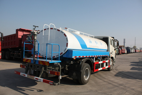 6 motor del euro II de la capacidad de Cbm del camión del tanque de agua de las ruedas 10 para limpiar