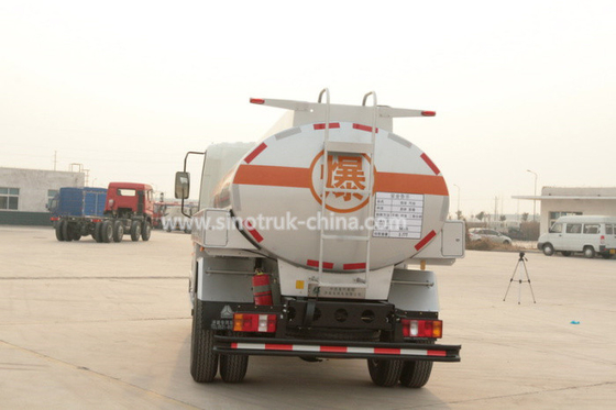 El camión de reparto de combustible comercial de poca potencia camiones/4×2 de Sinotruk 6 rueda