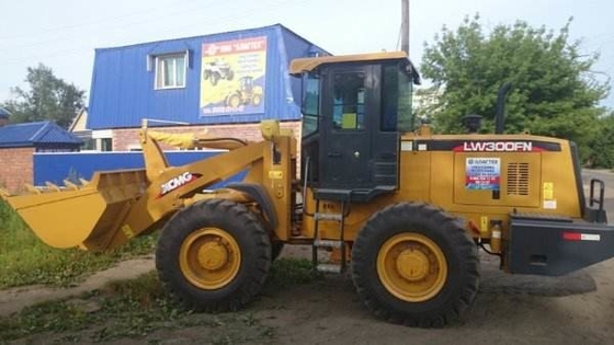 Poder clasificado pesado de la maquinaria 92kw de construcción de LW300FN 10t con la aprobación de la ISO Ccc