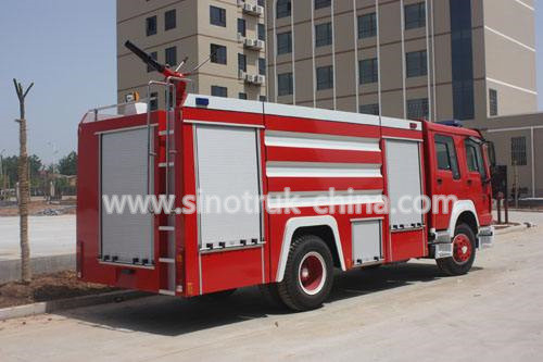 coche de bomberos del rescate del motor 400HP con el tanque y los canon del agua de agua de la capacidad de 8 toneladas